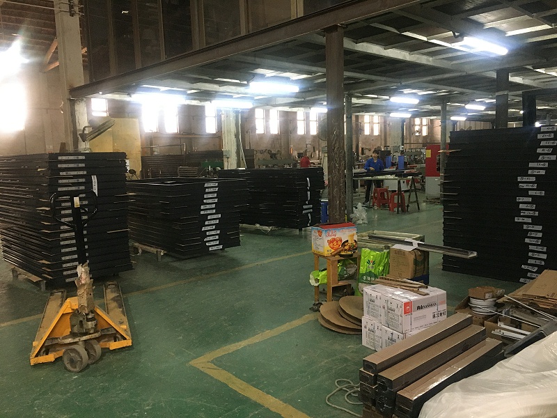 老公非要購(gòu)買這家門窗廠的鋁合金門窗，看到實(shí)物我閉嘴了！