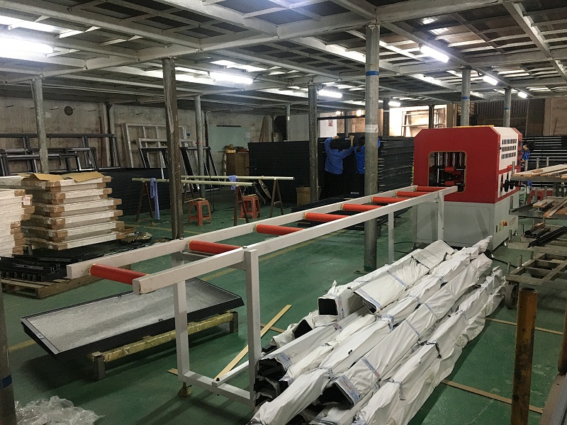 老公非要購(gòu)買這家門窗廠的鋁合金門窗，看到實(shí)物我閉嘴了！