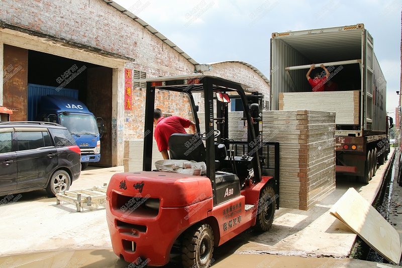 佛山哪里有出口高端門窗的鋁門窗廠家？-樓上樓門窗