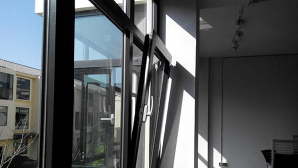 都2020年了，你還在與高端門窗談價格，和低端門窗談質量？