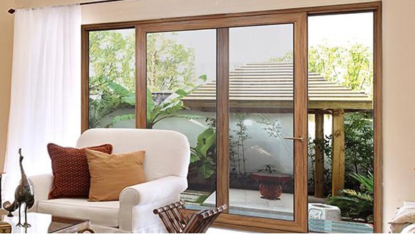 高端別墅門(mén)窗的標(biāo)配？國(guó)內(nèi)門(mén)窗十大品牌樓上樓門(mén)窗：就這？