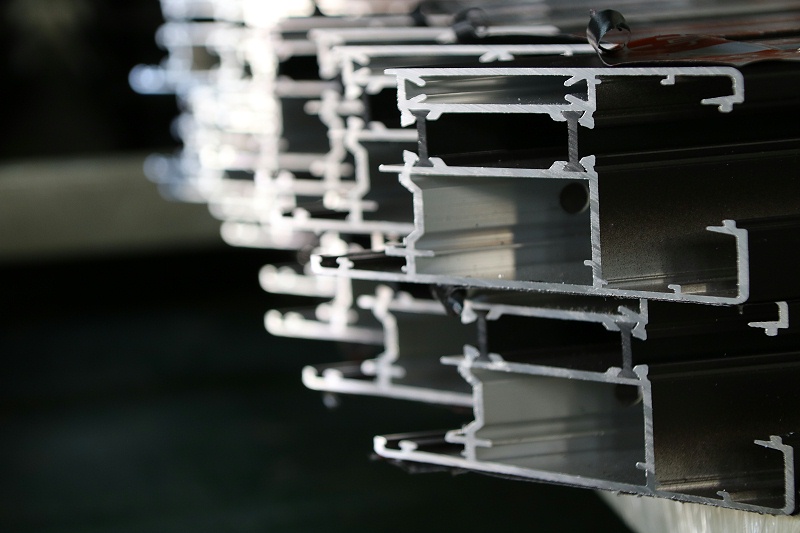 佛山高檔別墅鋁合金門(mén)窗哪個(gè)牌子好？樓上樓門(mén)窗