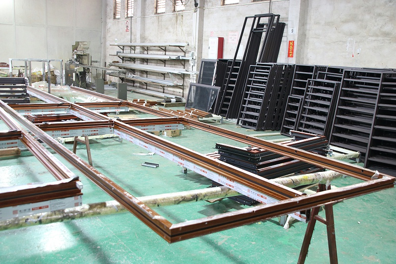 高端門窗選擇哪種風(fēng)格和材質(zhì)比較好？有門窗廠家推薦嗎？