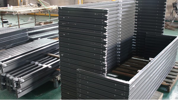 如何選擇優(yōu)質(zhì)的門窗工程定制廠家？樓上樓為您解答